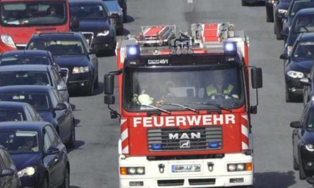 Stau? – Rettungsgasse bilden!